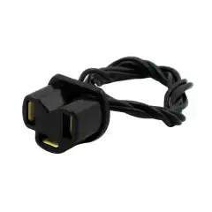 <h1>H4 HEADLAMP WIRING PLUG, 3 PRONG</h1>

<p>With wiring. Universal 3-prong connector for H4 and the earlier duplo light bulbs. Takes power, high &amp; low beam wiring. OEM replacement reference 72047-71, 67753-70</p>

<p>Fits: > Universal</p>
